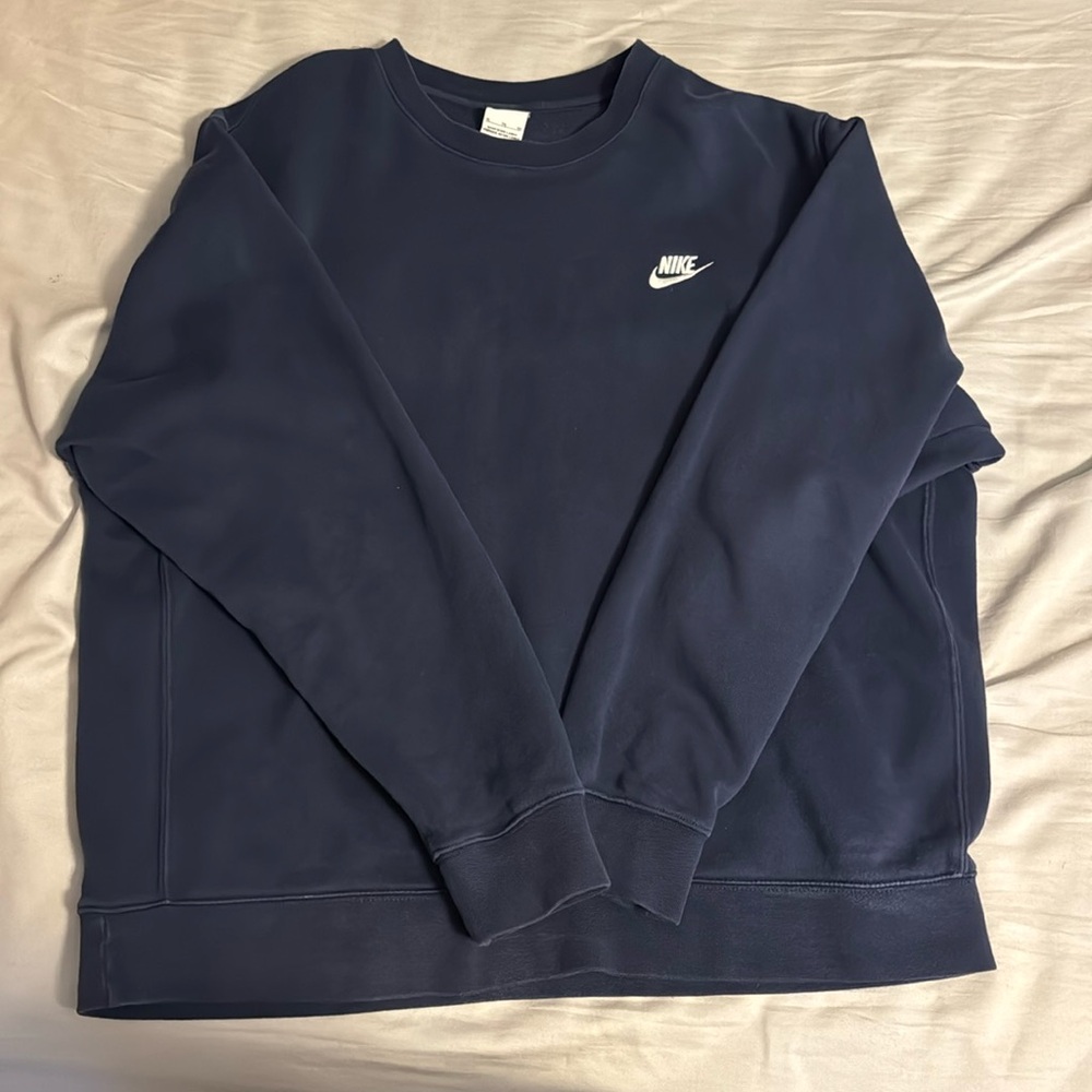 Men’s Dark Blue Nike Crewneck - XL, like new.